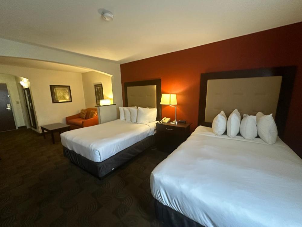 Room with Two Double Beds and Sofa Bed - Non-Smoking interior