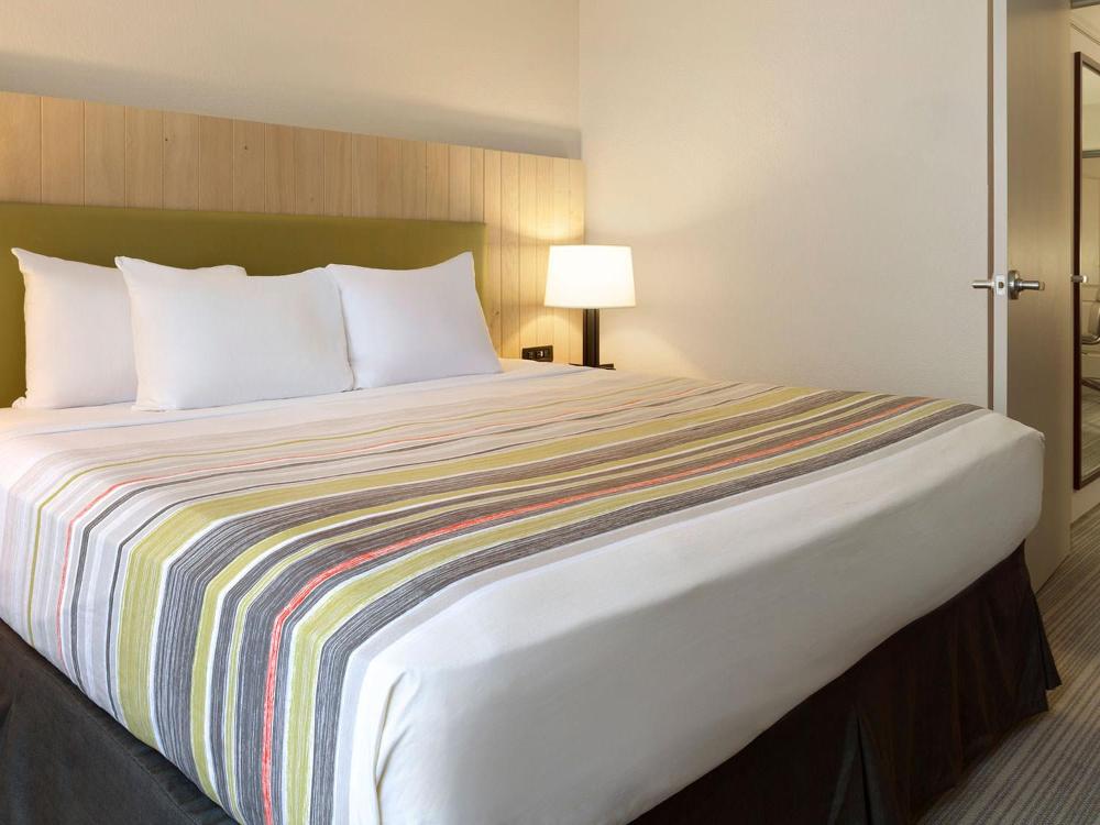 King Room with Mobility Access - Non Smoking interior